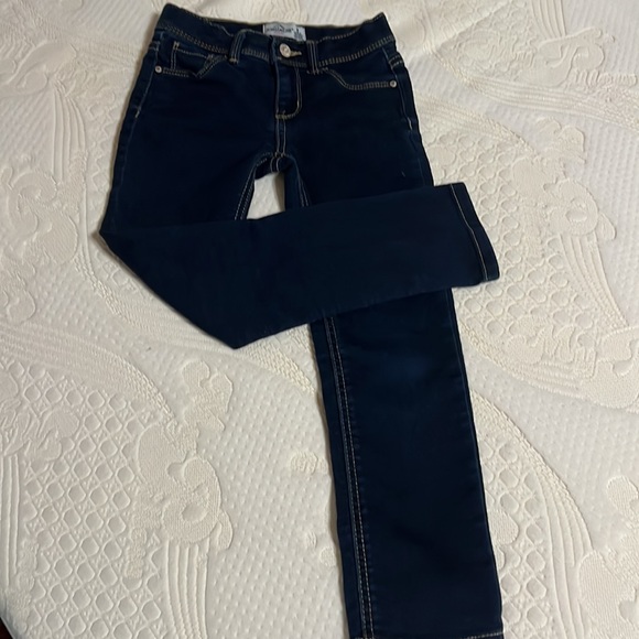 Jordache Skinny Jeans in Dark Wash, Size 6 - Picture 3 of 11